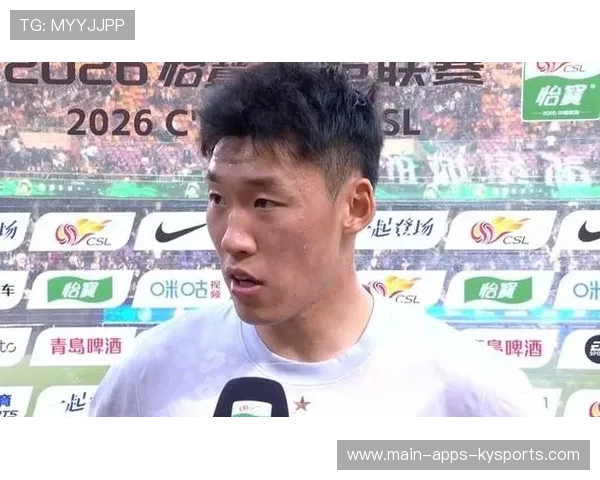 朱辰杰禁区内抢断马莱莱,稳固申花防线根基 朱辰杰禁区内抢断马莱莱,稳固申花防线根基